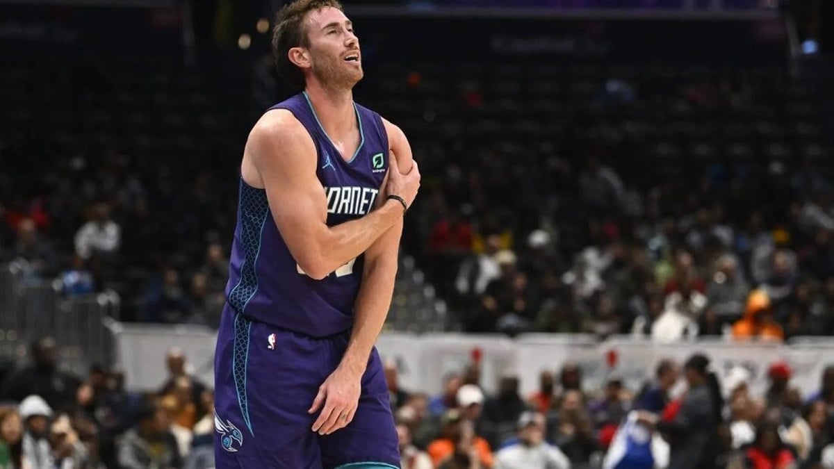 charlotte-hornets’-gordon-hayward-out-indefinitely-with-controversial-injury